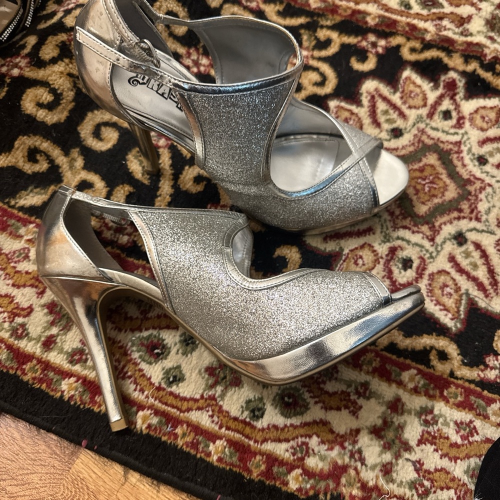 Brash Silver Stiletto Heels Peep-Toe Booties
